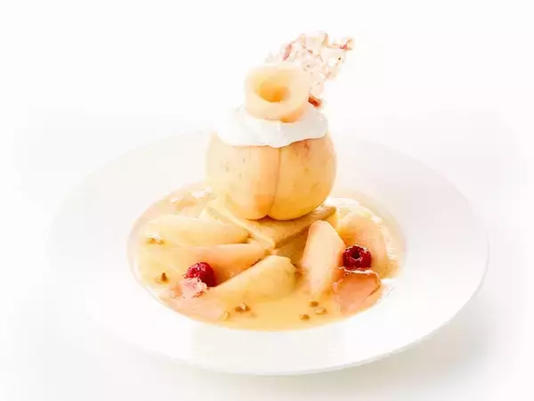 「桃好き必見！タカノフルーツパーラーで、丸ごと桃スイーツやパフェ、サンドなど桃づくしの限定メニューが登場中♡」の画像