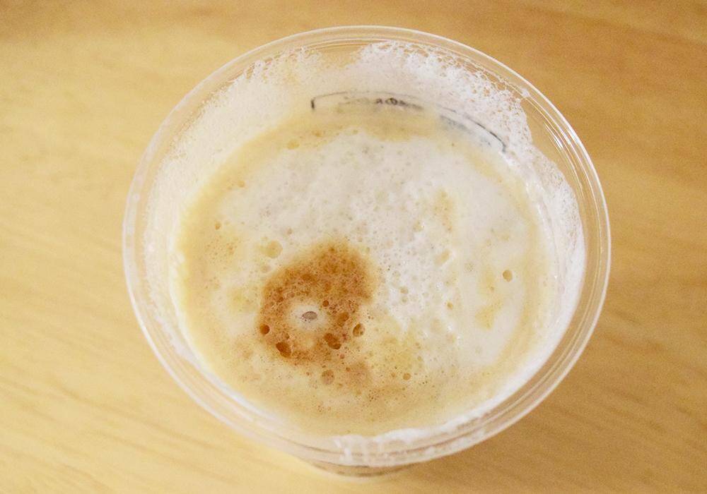 コンビニ「アイスカフェラテ」飲み比べ！ファミマ・ローソン・セブンで味わいの違いを調査。味のバランスが良いのは...。
