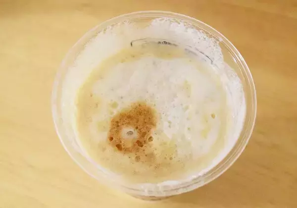 「コンビニ「アイスカフェラテ」飲み比べ！ファミマ・ローソン・セブンで味わいの違いを調査。味のバランスが良いのは...。」の画像