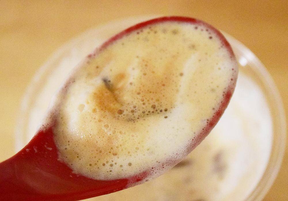コンビニ「アイスカフェラテ」飲み比べ！ファミマ・ローソン・セブンで味わいの違いを調査。味のバランスが良いのは...。