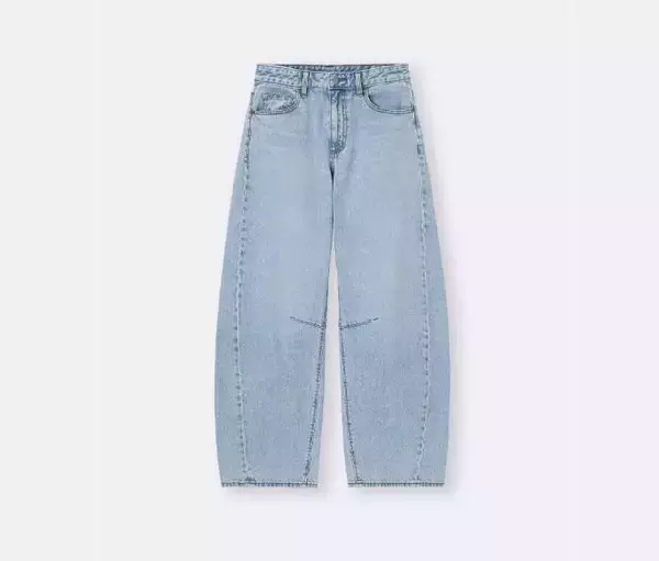 「【GU】スニーカーが「めっちゃ安い」！3連休にチェックしたいアイテム3選《2月26日まで特別価格》」の画像