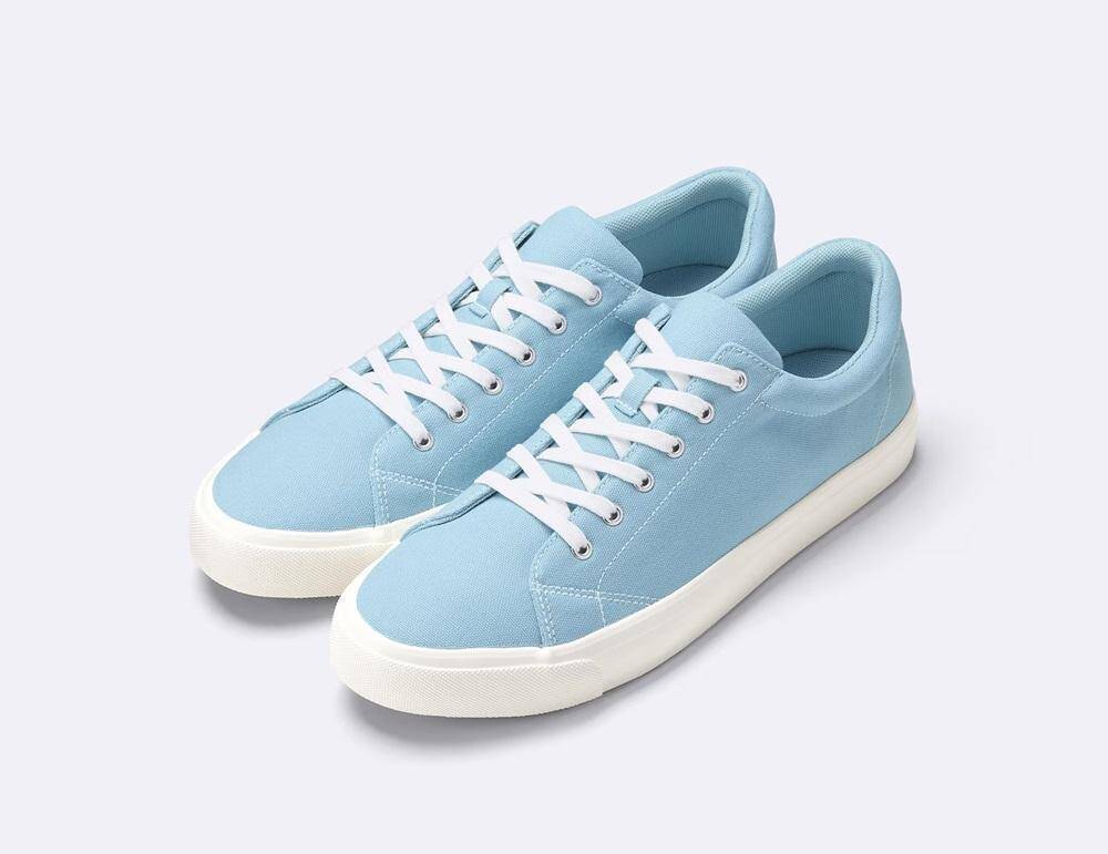 【GU】スニーカーが「めっちゃ安い」！3連休にチェックしたいアイテム3選《2月26日まで特別価格》