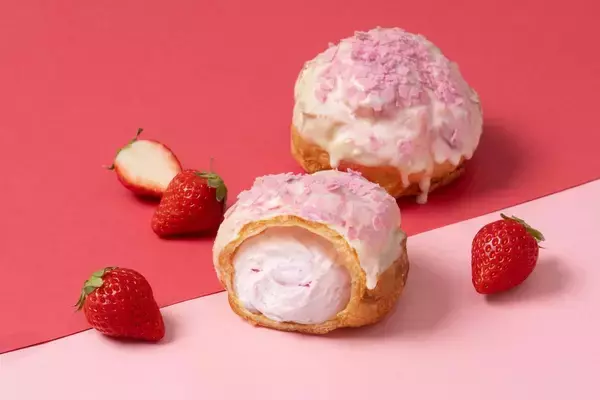 ビアードパパから春にぴったりの「苺ホワイトチョコシュー」が出たよ♡ザクザク食感の「クッキーアンドクリームシュー」も見逃せない。