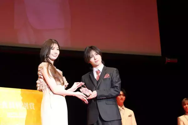 「【写真100枚超】日本一の男子大学生がタキシード姿を披露「CAMPUS BOYS 2026」フォトレポート」の画像