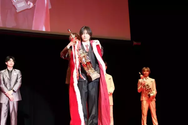 「【写真100枚超】日本一の男子大学生がタキシード姿を披露「CAMPUS BOYS 2026」フォトレポート」の画像