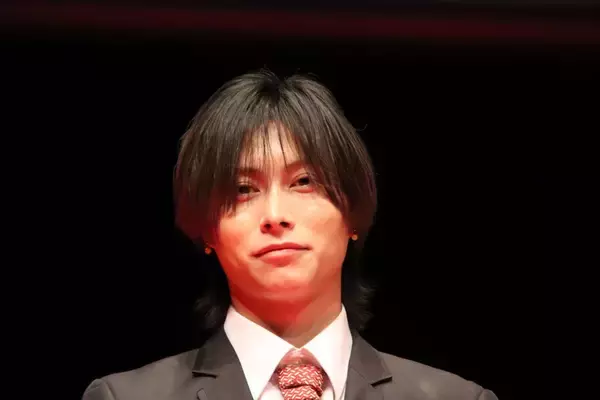 「【写真100枚超】日本一の男子大学生がタキシード姿を披露「CAMPUS BOYS 2026」フォトレポート」の画像