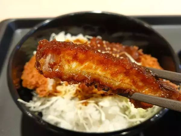 【松のや】500円の「味噌ロースかつ丼」を実食レビュー。クーポン使える今がお得。