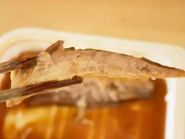 「コンビニ「さばの味噌煮」食べ比べ！ローソン・ファミマ・セブンの味の違いを検証してみた《実食レポ》」の画像