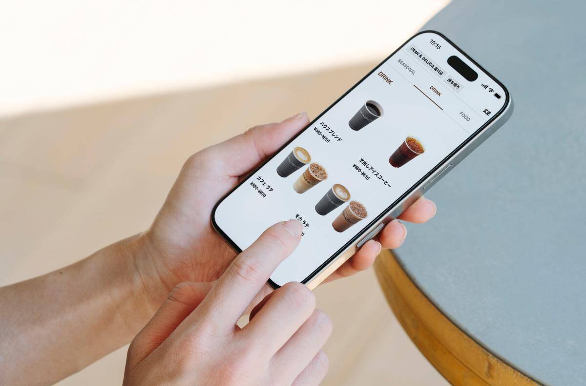 3月31日まで無料で「あまおうストロベリージュース」をサイズアップ！DEAN & DELUCAで便利なモバイルオーダーがスタート。