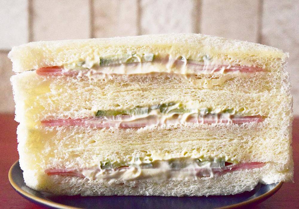 コンビニの「ハムサンド」食べ比べ！ハムの味わいをしっかり堪能できるのはどれ？《実食レビュー》