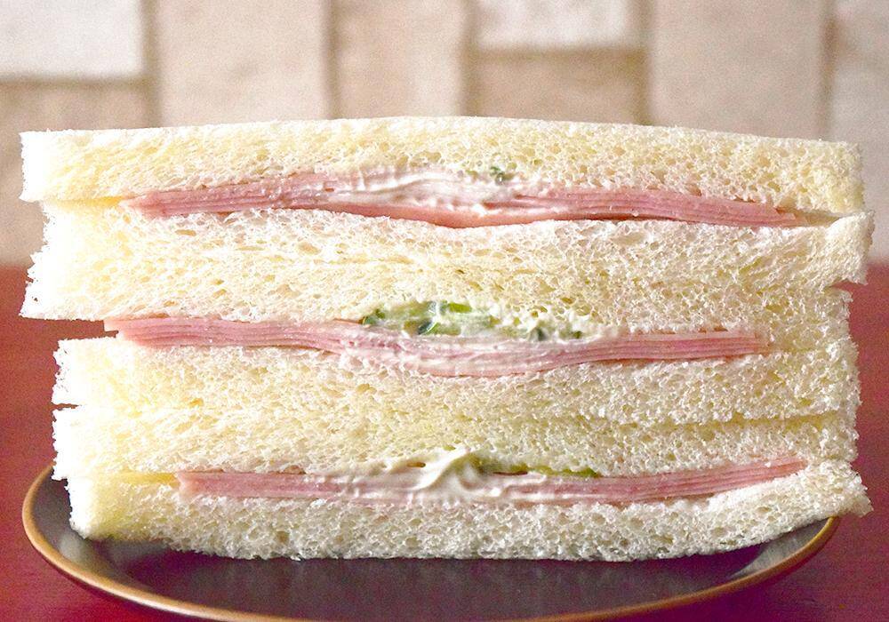 コンビニの「ハムサンド」食べ比べ！ハムの味わいをしっかり堪能できるのはどれ？《実食レビュー》