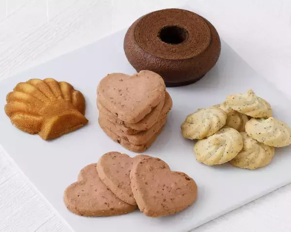 「【紀ノ国屋】花柄＆淡めカラーのバッグで春気分♡焼き菓子を詰め合わせた限定スイーツバッグは4色展開」の画像