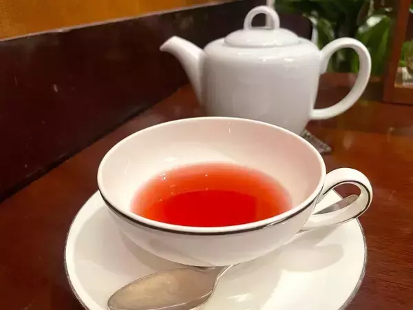 「苺＆お茶を3時間たっぷり満喫♡都内ホテルで味わえる最強コスパのアフタヌーンティーに春到来《編集部レビュー》」の画像