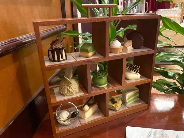 「苺＆お茶を3時間たっぷり満喫♡都内ホテルで味わえる最強コスパのアフタヌーンティーに春到来《編集部レビュー》」の画像