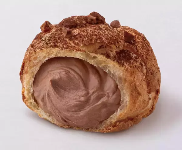 「【ビアードパパ】「生チョコシュー」が2月限定で復活中！香ばしいアーモンドと濃厚ショコラが相性抜群♡」の画像