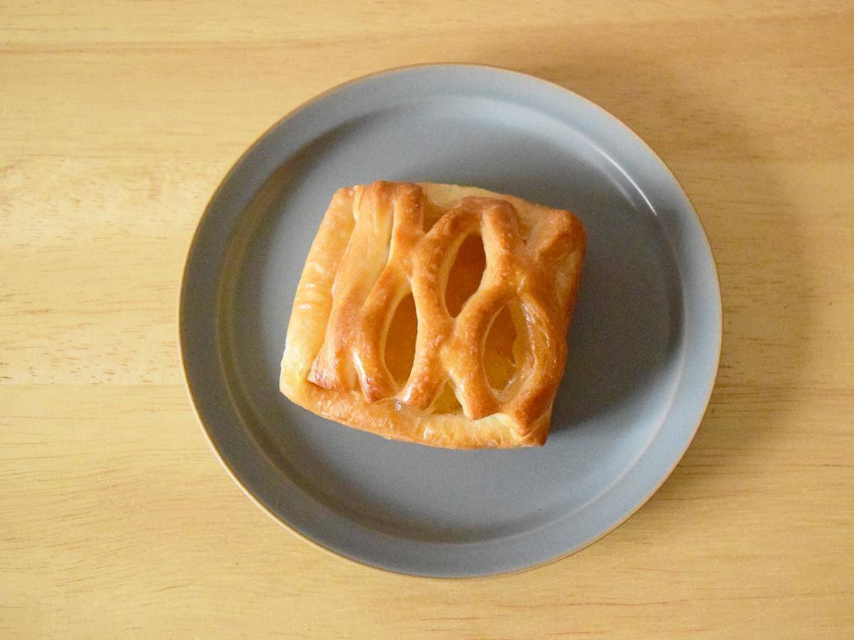 コンビニ「アップルパイ・デニッシュ」を食べ比べ！セブン・ローソン・ファミマでどんな違いがある？