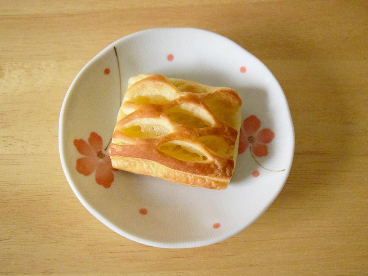 コンビニ「アップルパイ・デニッシュ」を食べ比べ！セブン・ローソン・ファミマでどんな違いがある？