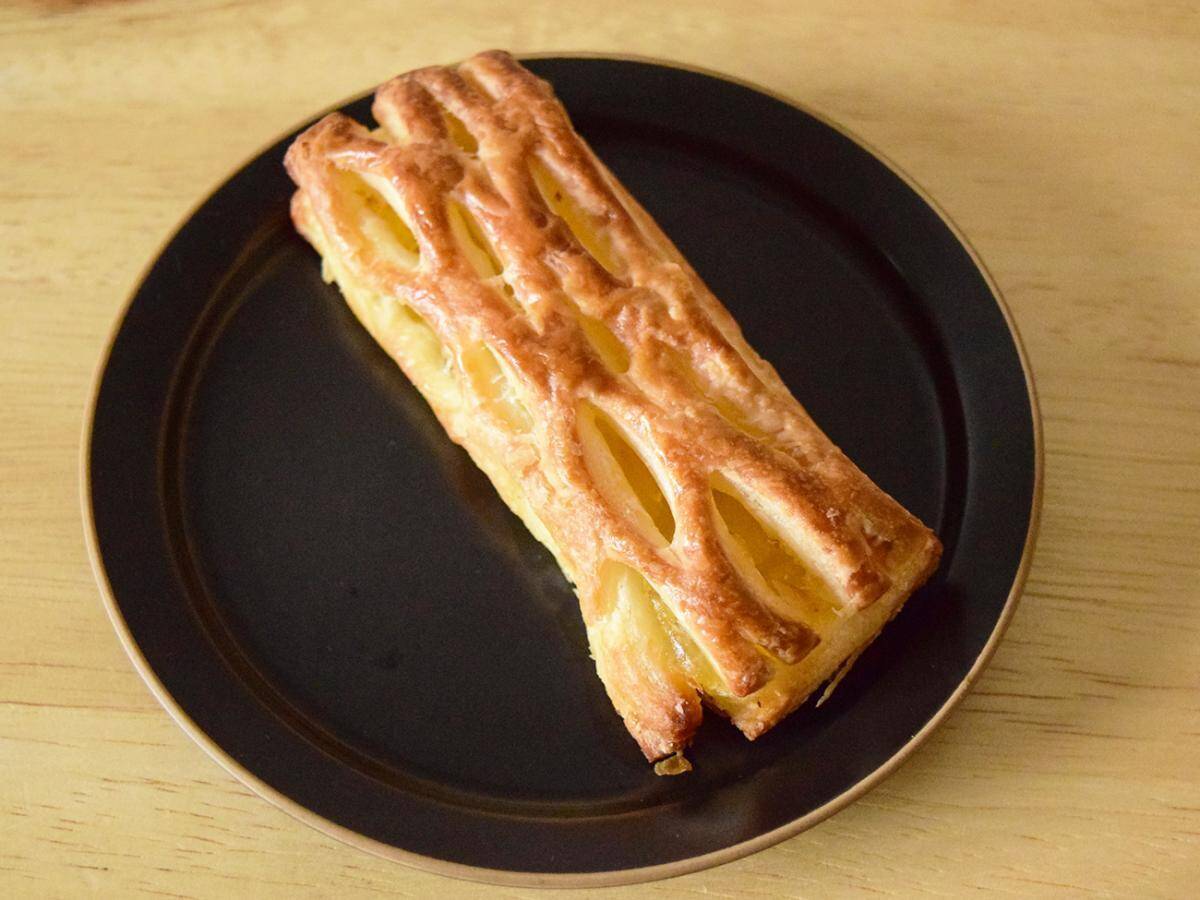 コンビニ「アップルパイ・デニッシュ」を食べ比べ！セブン・ローソン・ファミマでどんな違いがある？