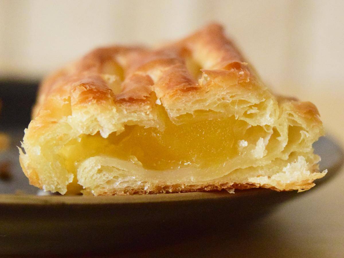 コンビニ「アップルパイ・デニッシュ」を食べ比べ！セブン・ローソン・ファミマでどんな違いがある？