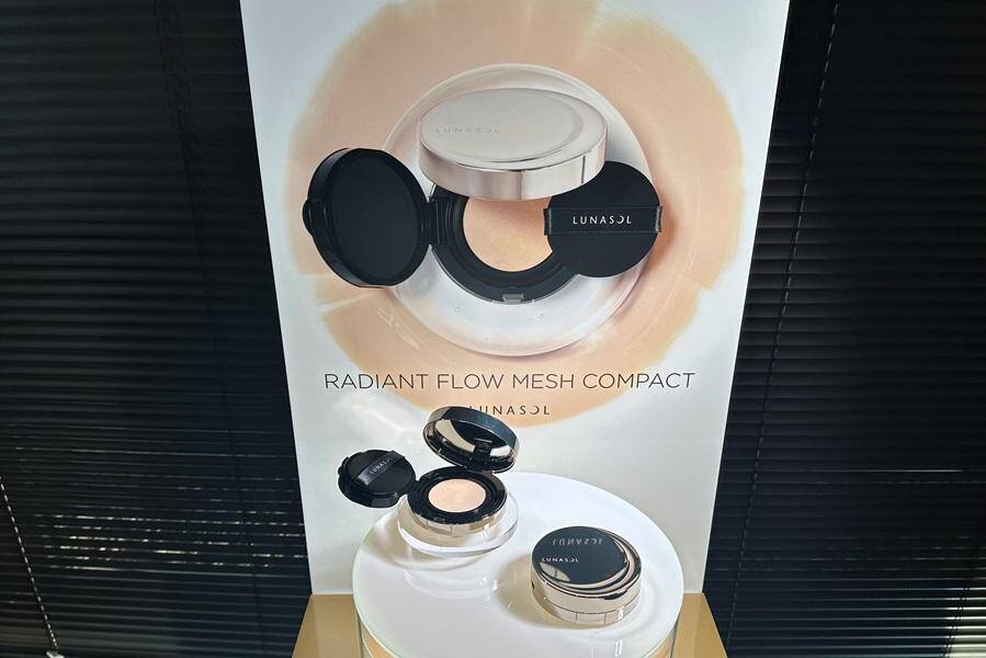 【ルナソル】簡単なのに"透明感のある肌"に仕上がる新作ファンデが優秀すぎた。メイクの土台を見直すチャンスかも《編集部レポ》
