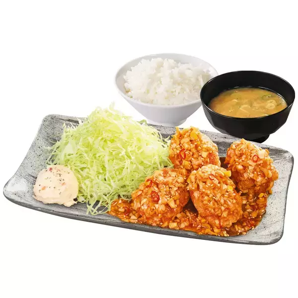 「【からやま】定食4品税抜160円引き＆単品からあげ税抜110円引き！7月30日までお得な「夏の感謝祭」開催中。」の画像