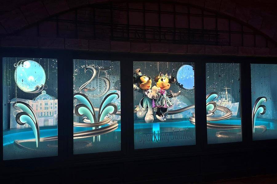 東京ディズニーシー25周年は"ジュビリーブルー"のきらめきに染まる♡ショーや映える空間に大興奮！見どころを予習《編集部レポ》