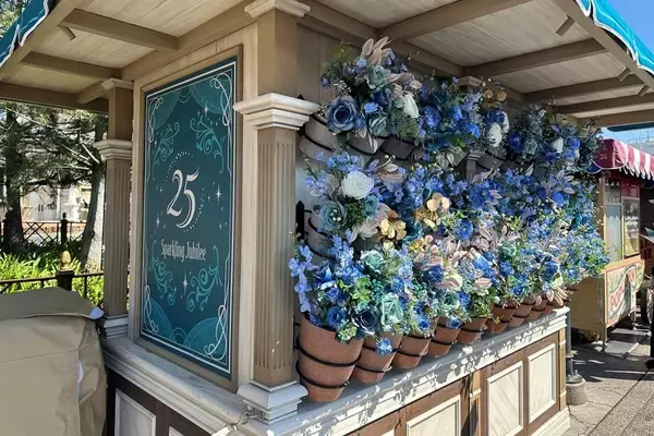 「東京ディズニーシー25周年は"ジュビリーブルー"のきらめきに染まる♡ショーや映える空間に大興奮！見どころを予習《編集部レポ》」の画像