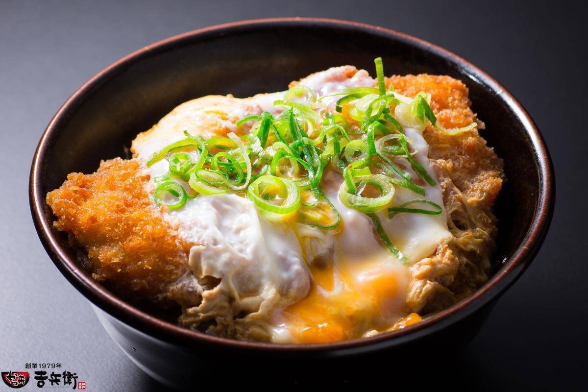【池袋】「玉子とじかつ丼」が880円→600円に！アプリ会員限定のクーポンが8月27日限定で登場。