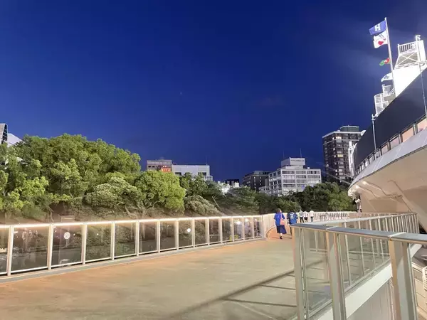 「【ハマスタ】ルールを知らなくても超楽しい！おとな女子が「プロ野球」を初観戦したら球場グルメに沼った《徹底レポ》」の画像