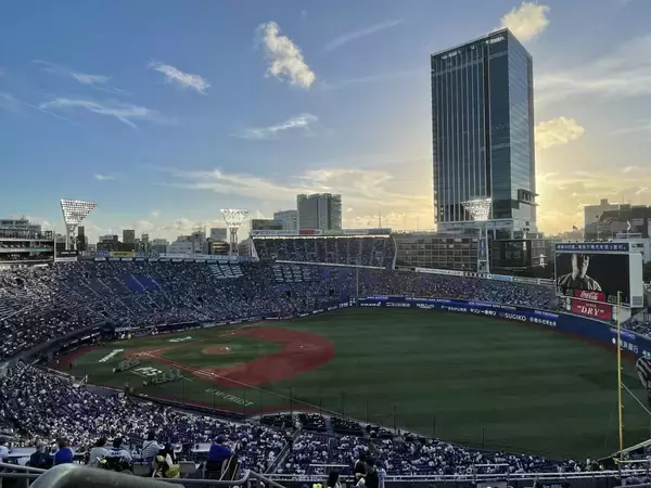 「【ハマスタ】ルールを知らなくても超楽しい！おとな女子が「プロ野球」を初観戦したら球場グルメに沼った《徹底レポ》」の画像