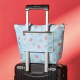 「【カルディ】「可愛いので思わずゲット」2026年の『いちごバッグ』は実用性も抜群。」の画像1