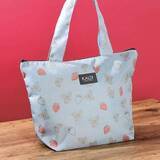 「【カルディ】「可愛いので思わずゲット」2026年の『いちごバッグ』は実用性も抜群。」の画像2