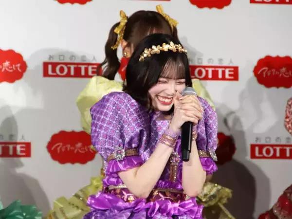 「【写真たっぷり】大バズ中のアイドル「CUTIE STREET」が食レポ対決！ロッテの新アイス「アジアに恋して」発表会をレポート。」の画像