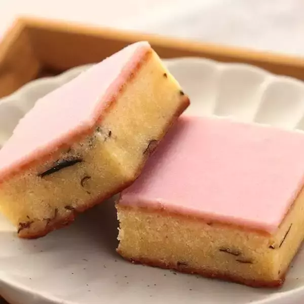 「【カルディ】春限定！チェックすべき新作「さくらお菓子」3選」の画像