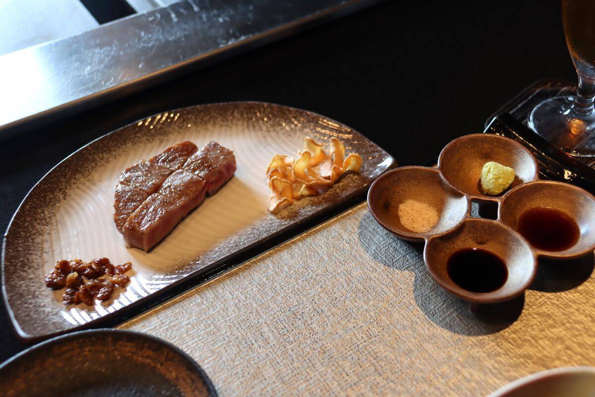 【都内の贅沢ランチ】ホテル最上階の鉄板焼レストラン、平日WEB予約限定プランが仲間入り。極上の美味しさ＆眺望でお値段以上すぎた。《編集部レビュー》