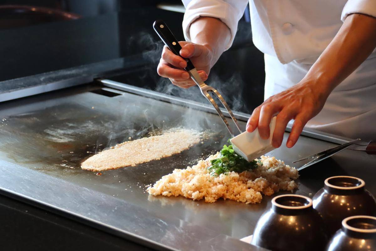 【都内の贅沢ランチ】ホテル最上階の鉄板焼レストラン、平日WEB予約限定プランが仲間入り。極上の美味しさ＆眺望でお値段以上すぎた。《編集部レビュー》
