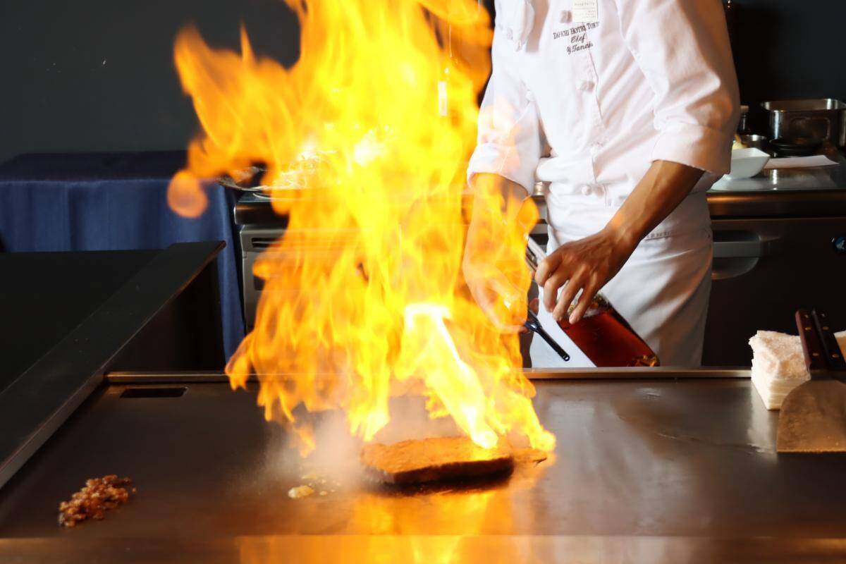 【都内の贅沢ランチ】ホテル最上階の鉄板焼レストラン、平日WEB予約限定プランが仲間入り。極上の美味しさ＆眺望でお値段以上すぎた。《編集部レビュー》