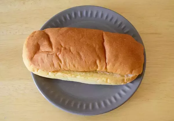 「コンビニ「つぶあん＆マーガリンのコッペパン」食べ比べ！ファミマ・セブン・ローソンでつぶあんやマーガリンが多いのはどれ？《実食レポ》」の画像