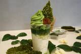 「【リンツ】新作の限定抹茶ドリンクはまるで"飲むパフェ"。抹茶欲を満たす衝撃の濃さ。《試飲レビュー》」の画像1