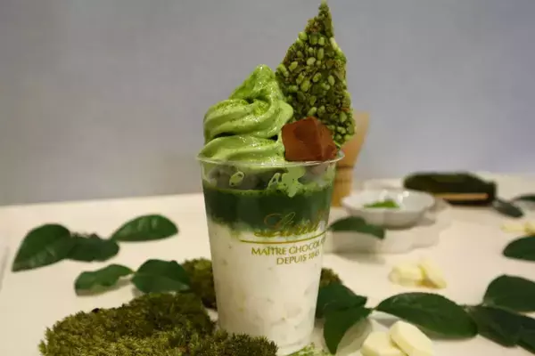 【リンツ】新作の限定抹茶ドリンクはまるで"飲むパフェ"。抹茶欲を満たす衝撃の濃さ。《試飲レビュー》