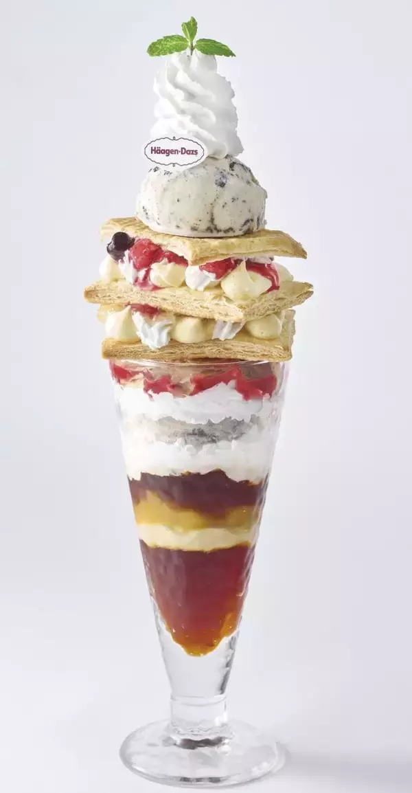 「【ジョナサン】ハーゲンダッツを使ったスイーツが登場したよ～！ボリュームたっぷりのパフェに目が釘付けになりそう♡」の画像