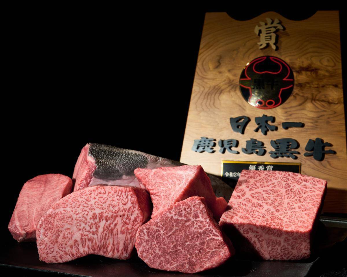 "鹿児島黒牛"の焼きすきなど人気メニューが衝撃の50％オフ！「和牛焼肉やくにく 徹」の2周年フェアがお得すぎ《6月30日まで》