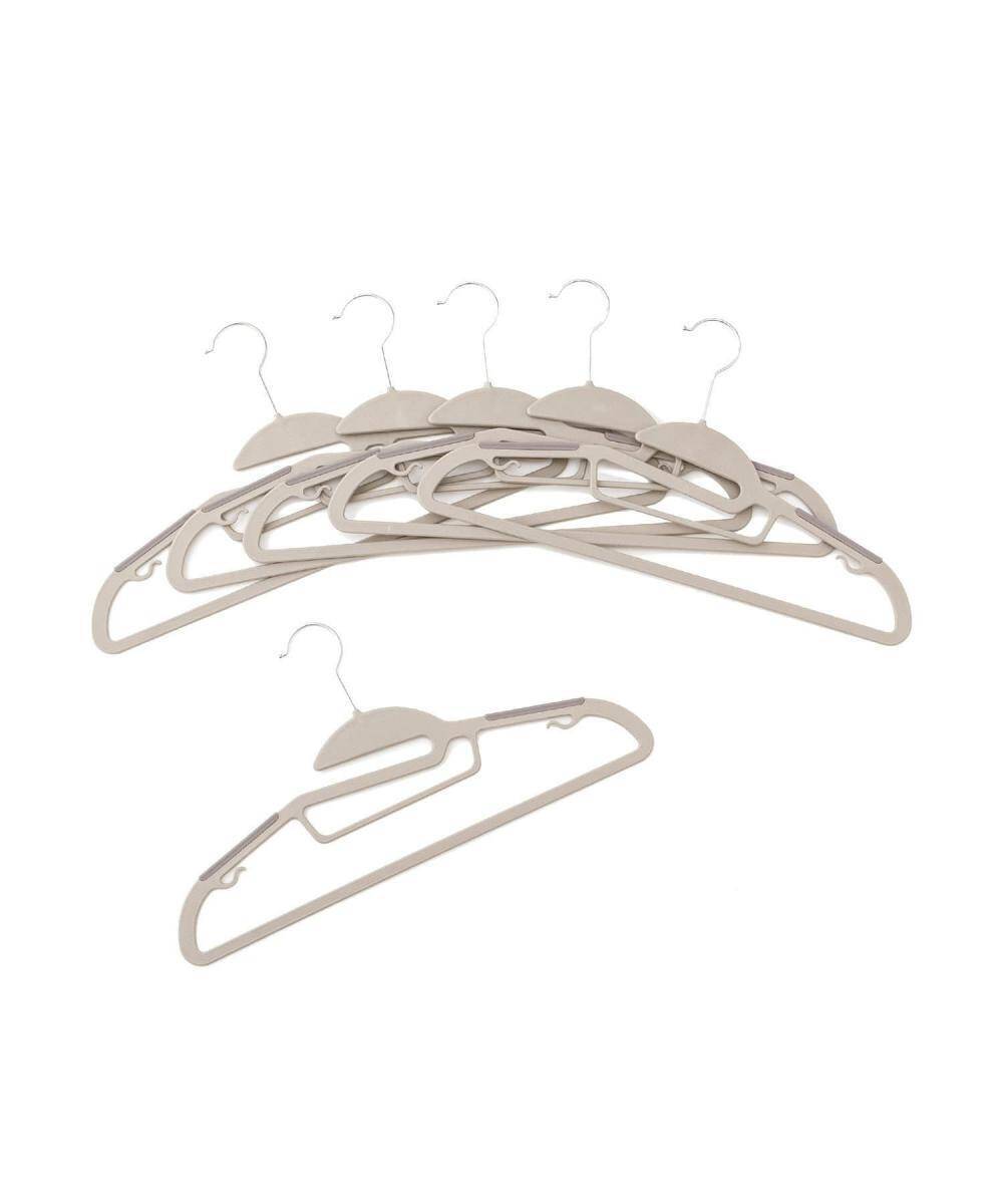 【3COINS】もっと早く買えばよかった！地味なストレスを一発解決する「神ハンガー」3選