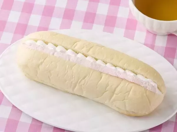 「ミニストップで「いちごフェア」開催中！旬いちごを使ったスイーツ＆パンが勢ぞろい♡」の画像