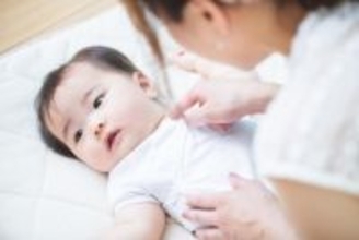 【調査】既婚男女の約8割「日本は子どもを産みやすい国に"近づいていない"」と回答。