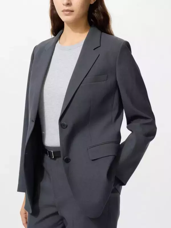 「【ユニクロ】忙しい大人たちの頼れる味方！面倒なお手入れとサヨナラできる「イージーケア」ウェアが優秀。」の画像