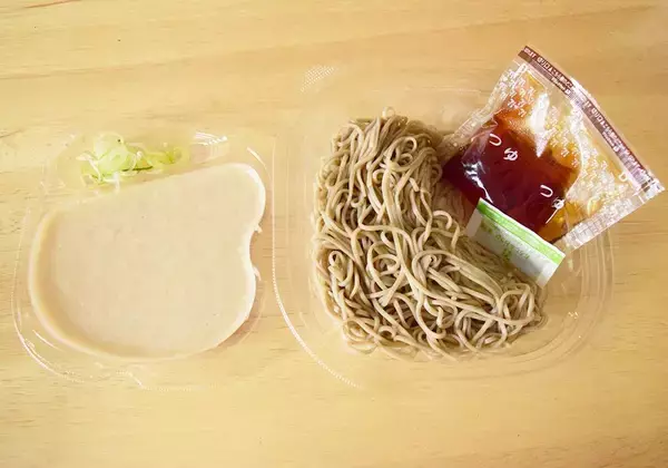 「コンビニ「冷やしとろろそば」を食べ比べ！ローソン・ファミマ・セブンで"とろろ"の味わいはどう違う？《実食レポ》」の画像