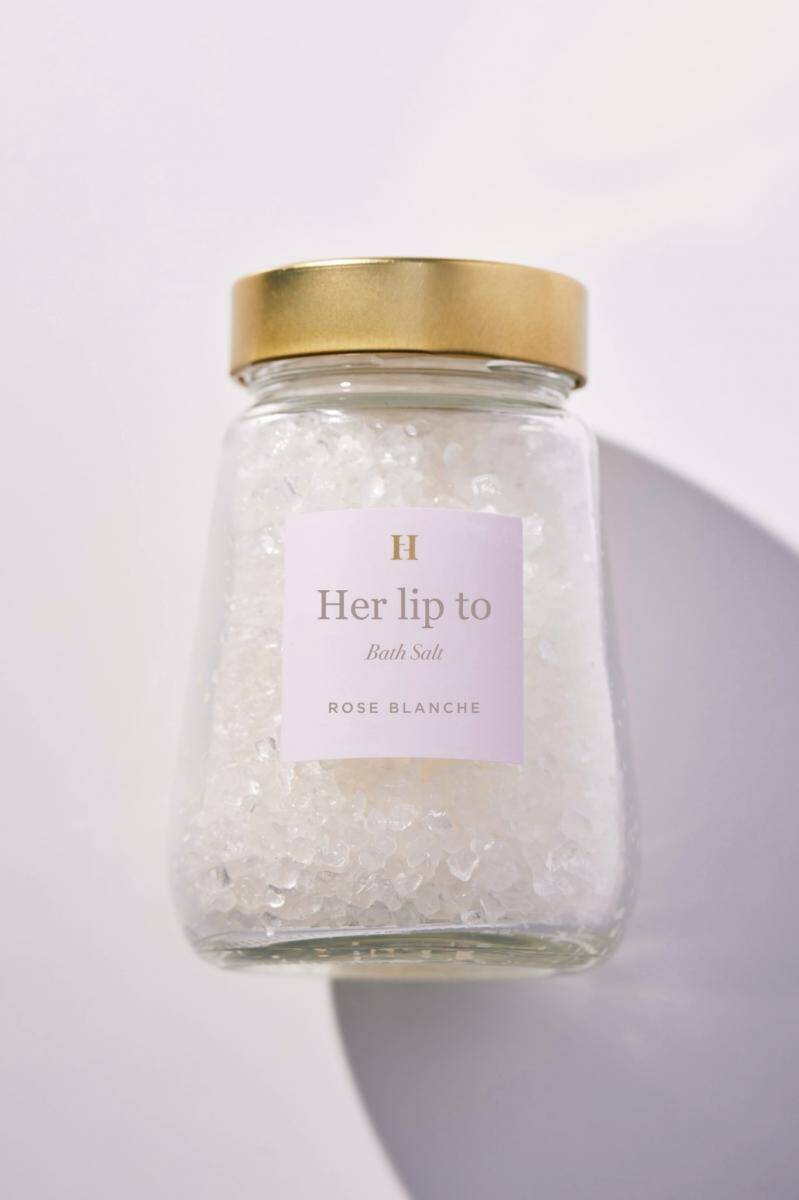 銀座ロフトで「Her lip to BEAUTY」のPOP UPが開催中。7500円以上購入でローズシュシュがもらえるよ♡《6月29日まで》