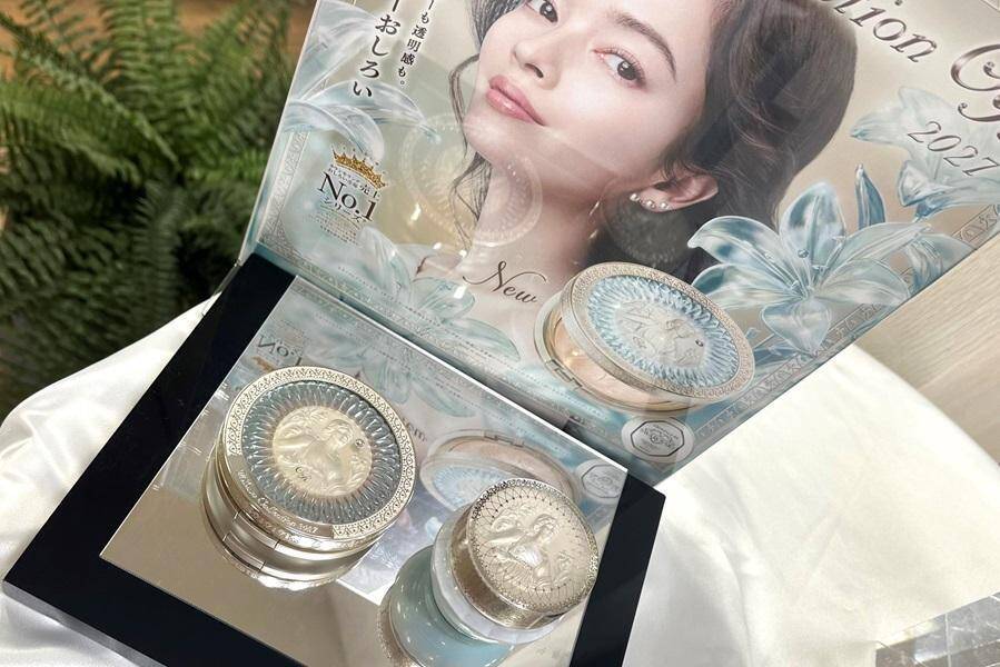 【ミラノコレクション2027】スワロフスキー付き特別デザインがかわいすぎ♡同時発売の化粧下地とW使いしたくなる《編集部レポ》