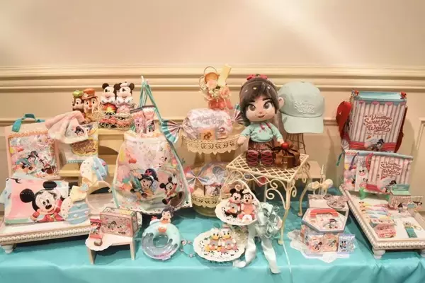 「東京ディズニーランド、すでに"ヴァネパル"の世界に染まってる♡ビッグサイズの「パルパルーザ・パルフェ」は要チェック！《編集部レポ》」の画像